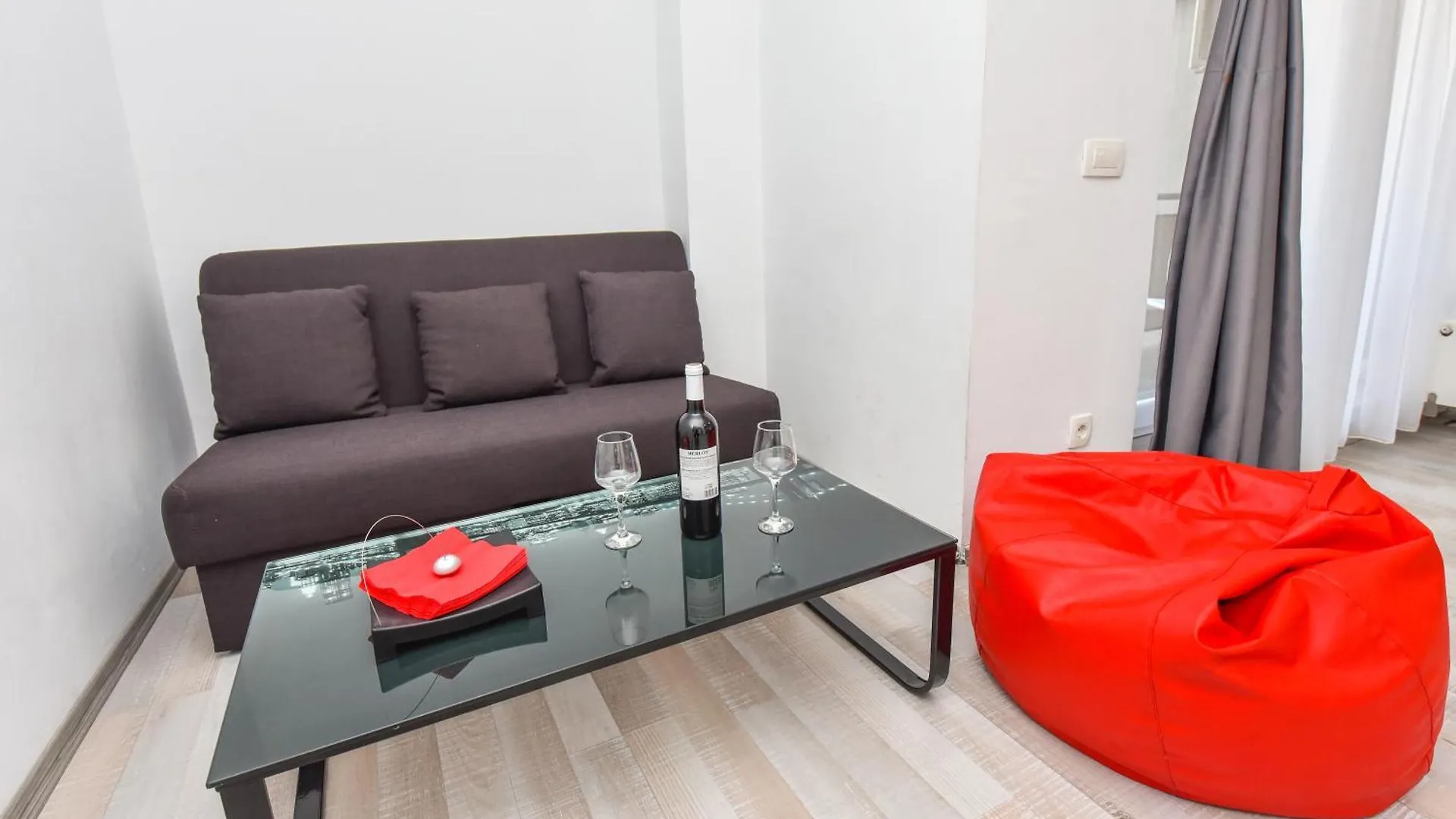 Ben Yehuda - Shabbat Friendly Apartments Bucharest